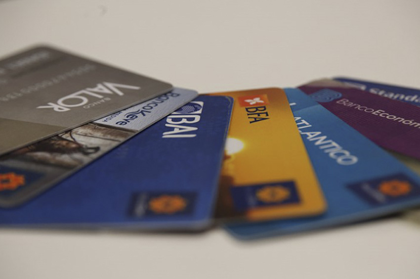 Bancos Angolanos Preparam Cartão Multicaixa/Mastercard