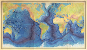 Com financiamento da Marinha dos EUA, Marie Tharp e Bruce Heezen produziram este mapa de 1977 com o pintor austríaco Heinrich Berann. Tornou-se um ícone entre cartógrafos e cientistas da terra.BIBLIOTECA DO CONGRESSO, DIVISÃO DE GEOGRAFIA E MAPAS