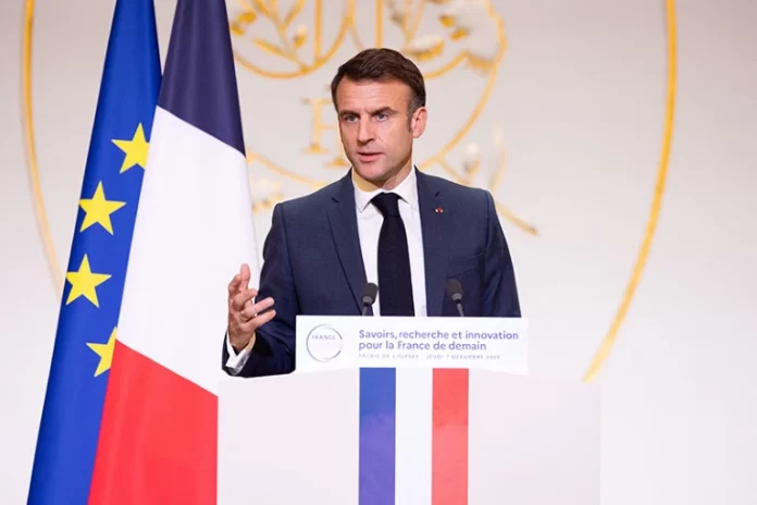 Macron Anuncia Maior Reforma Científica na França em Décadas